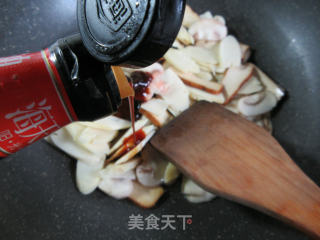 蘑菇香干炒鞭笋的做法步骤：9