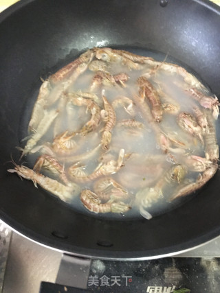 椒盐皮皮虾的做法步骤：2