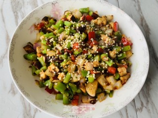 火麻仁木耳菜杆炒三丁的做法步骤：5