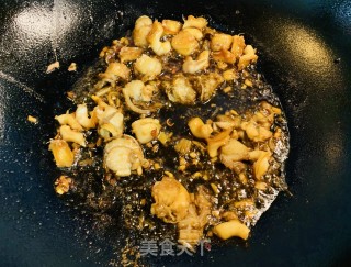 火麻仁韭菜炒海螺凡立贝的做法步骤：4