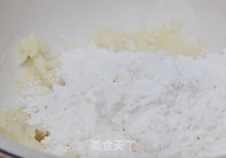 淮山糯米酥饼的做法步骤：2