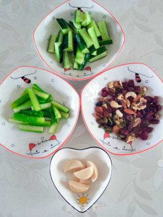 鱼饼沙拉的做法步骤：3