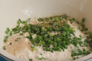 香葱发面饼的做法步骤：2