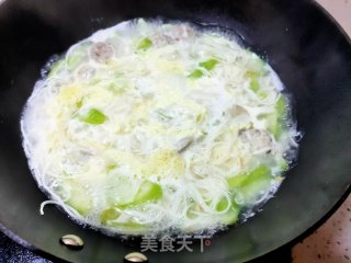 手打牛肉丸丝瓜面汤的做法步骤：9