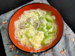 手打牛肉丸丝瓜面汤的做法步骤：13