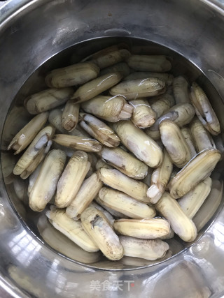 炒蛏子的做法步骤：1