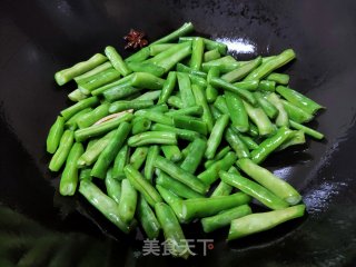 素炒豆角的做法步骤：3
