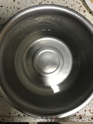 冰粉的做法步骤：1