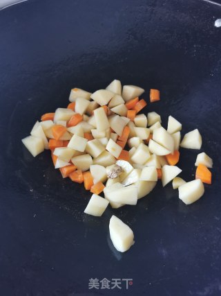 番茄薯仔牛肉汤的做法步骤：6