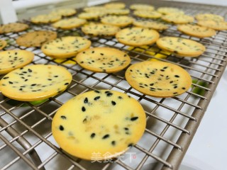 芝麻薄脆饼干的做法步骤：14