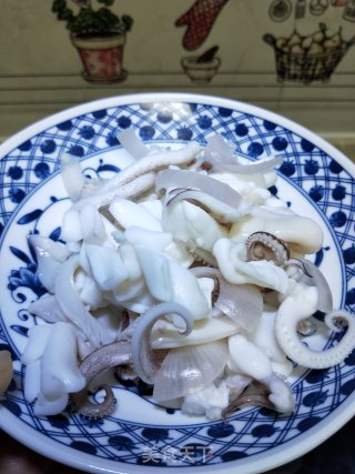 白灼鱿鱼的做法步骤：5