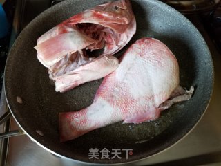 番茄酱烧大眼红斑的做法步骤：3
