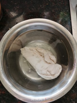 柠檬手撕鸡的做法步骤：3