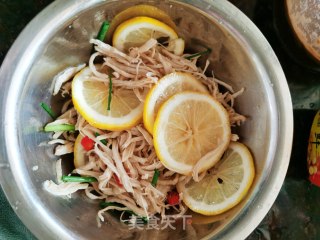 柠檬手撕鸡的做法步骤：6