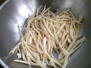酸菜杏鲍菇的做法步骤：3