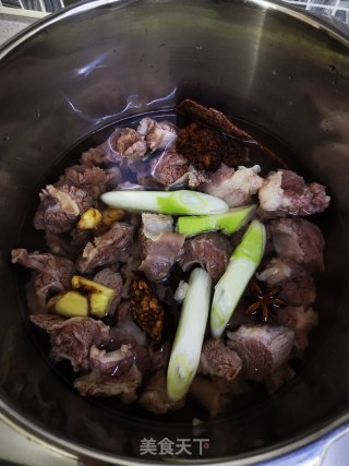 番茄牛腩的做法步骤：3