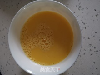 西红柿炒鸡蛋的做法步骤：2