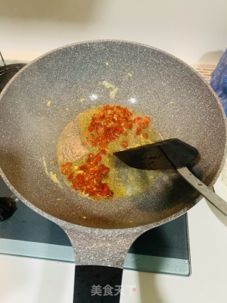 剁椒蛋炒饭的做法步骤：2