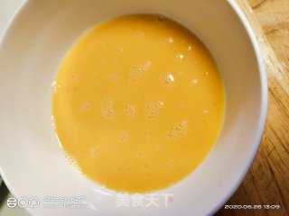 家常虾仁蒸蛋的做法步骤：2
