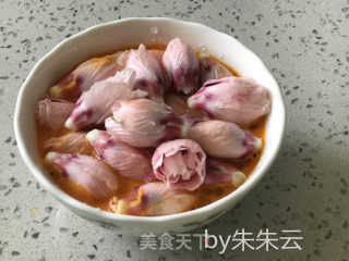 金沙咸蛋黄味木槿花鸡蛋饼的做法步骤：2