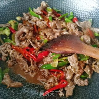 双椒牛肉的做法步骤：10