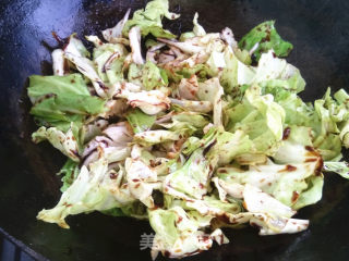 家庭版酱爆圆白菜的做法步骤：7