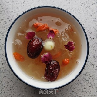 银耳桃胶莲子羹的做法步骤：7