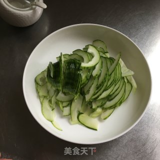 辣炒青瓜的做法步骤：1