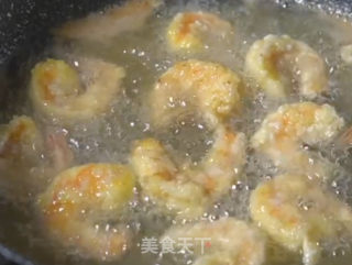 虾球沙拉的做法步骤：4