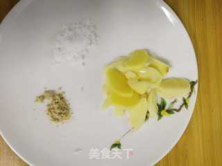 糖醋里脊的做法步骤：2
