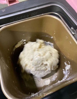 肠仔包的做法步骤：1