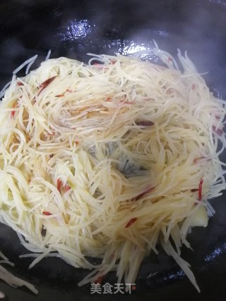 辣炒土豆丝的做法步骤：3