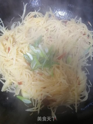 辣炒土豆丝的做法步骤：4