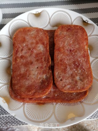 午餐肉三明治的做法步骤：3