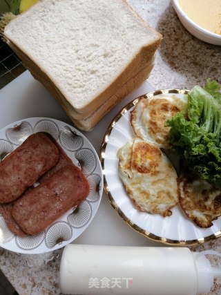 午餐肉三明治的做法步骤：4