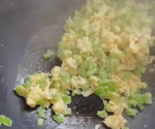青椒炒蛋的做法步骤：4