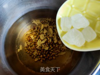 冰糖绿豆百合汤的做法步骤：5