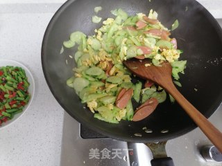 黄瓜炒鸡蛋的做法步骤：7