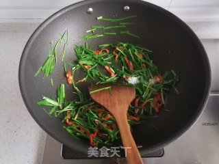 素炒韭菜的做法步骤：4