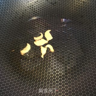 五花肉片烧百叶结的做法步骤：3