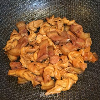 五花肉片烧百叶结的做法步骤：8