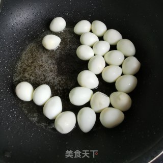 虎皮蛋红烧肉的做法步骤：1