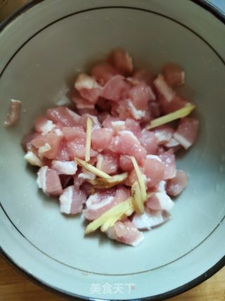 芋头猪肉粥的做法步骤：2