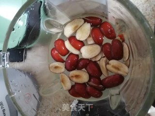 大米红枣银耳羹的做法步骤：3