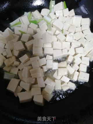 红油午餐肉烧豆腐的做法步骤：4