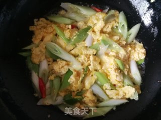 大葱炒鹅蛋的做法步骤：8