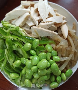 家常小炒的做法步骤：1