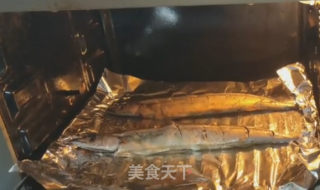 烤秋刀鱼的做法步骤：2