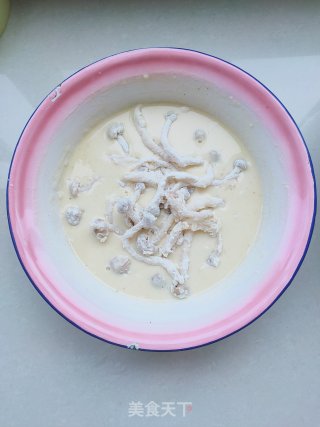 酥炸海鲜菇的做法步骤：4