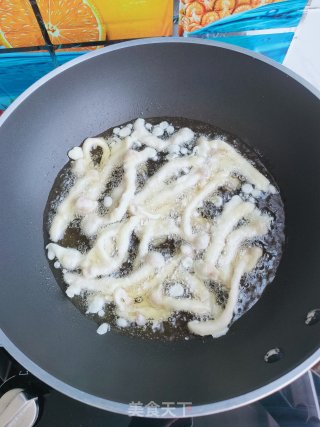 酥炸海鲜菇的做法步骤：6